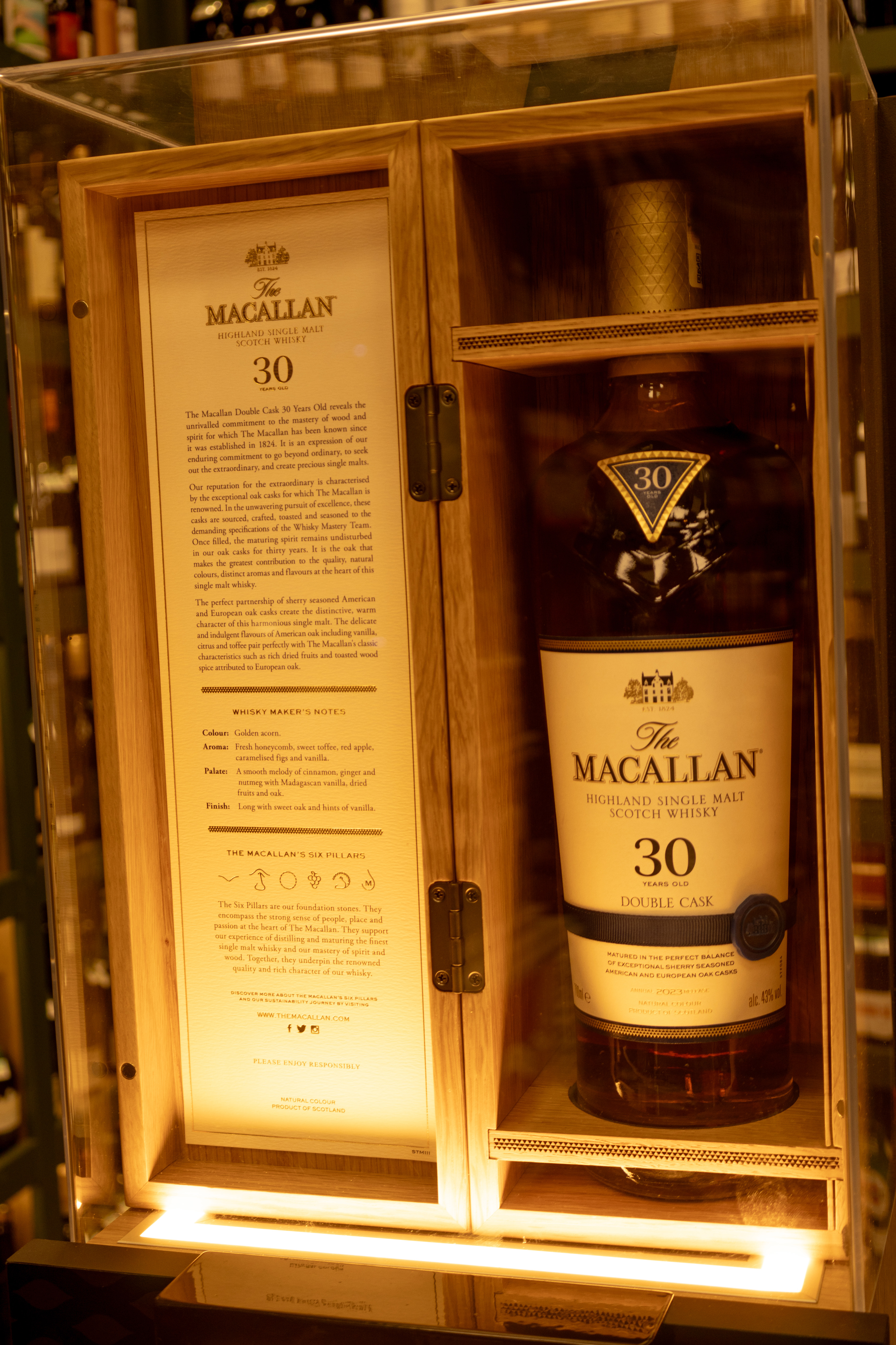 Macallan Highland Single Malt Scotch Whisky 30 Years Old Double Cask